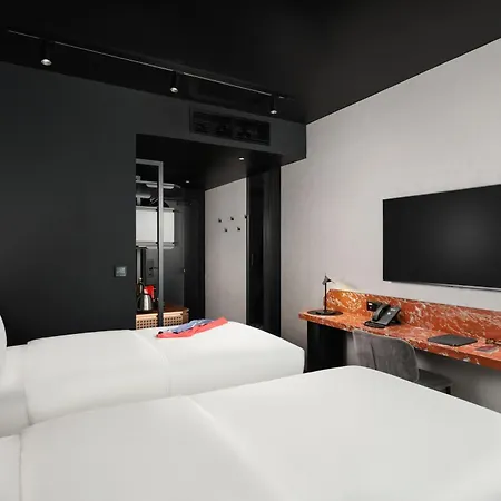 Tribe Budapest Airport 4*