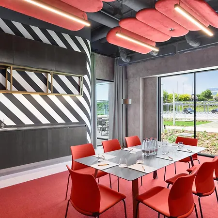 Hotel Tribe Budapest Airport 4*