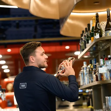 Tribe Budapest Airport Вечеш