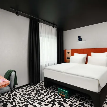 Tribe Budapest Airport ホテル 4*