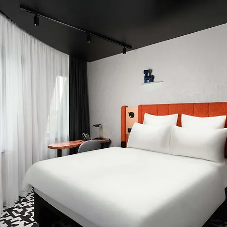 ホテル Tribe Budapest Airport 4*