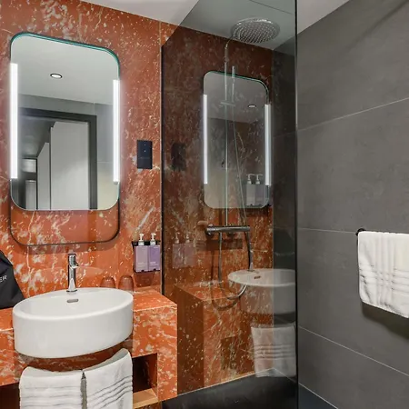 Tribe Budapest Airport فندق فيتْشيش