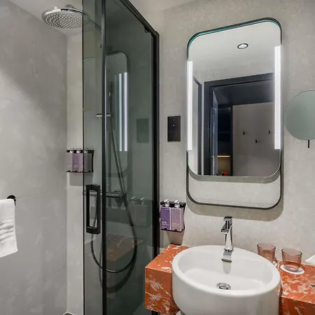 Tribe Budapest Airport 4*