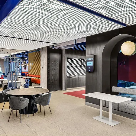 Tribe Budapest Airport ホテル 4*