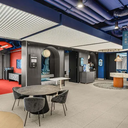 ホテル Tribe Budapest Airport 4*