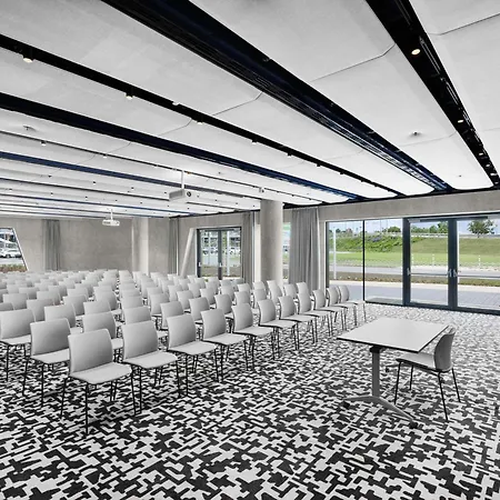 Tribe Budapest Airport 4* ベセス