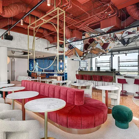 Tribe Budapest Airport ホテル ベセス