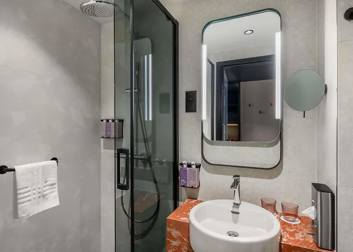 Tribe Budapest Airport 4*